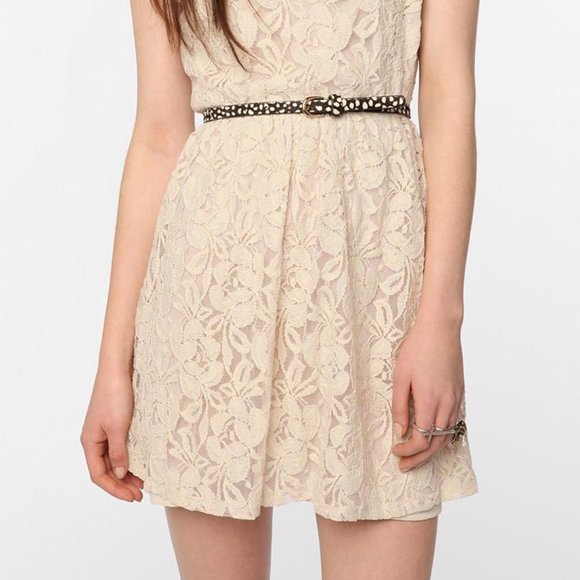 Anthropologie Coincidence & Chance Ivory Lace Mini - Picture 2 of 5
